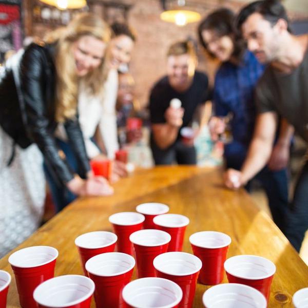 Beer Pong - Bier Pong - Spel - bekers en ballen